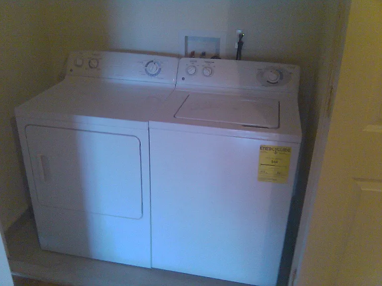 Washer-Dryer in Unit