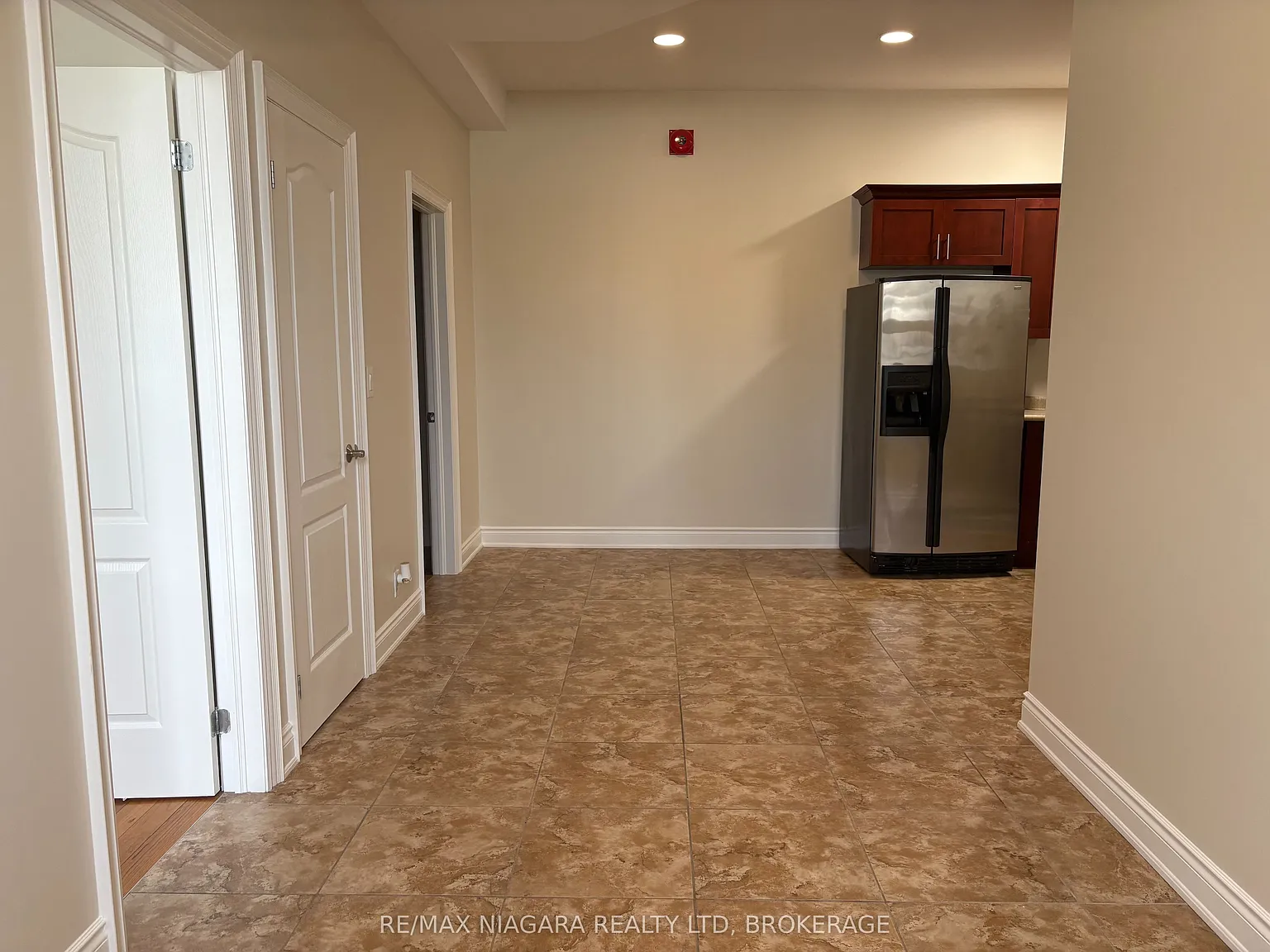 2 bed, $1,400 — Photo 2