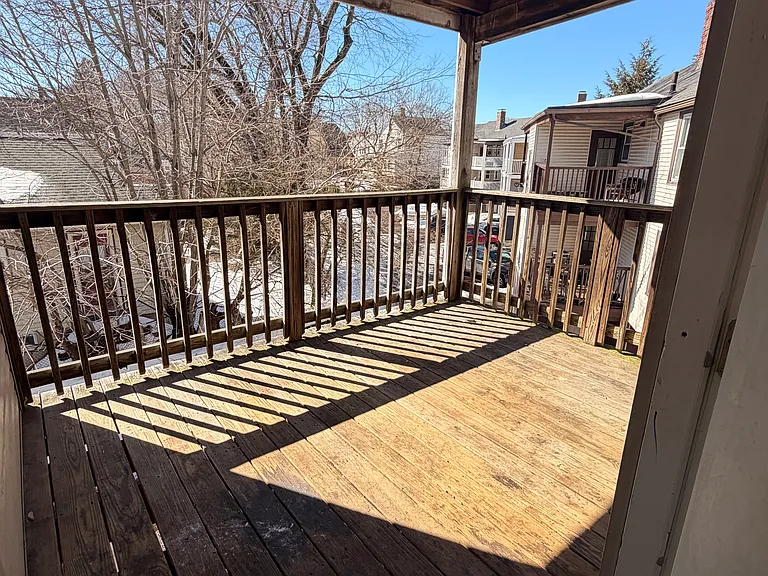175 Florence St #2R — Photo 7