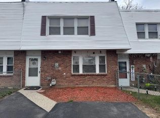 6 Whitman Ct, Middletown, NY 10941