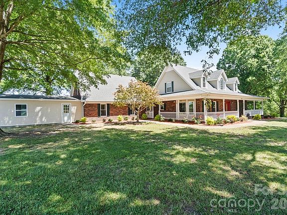 3rd image of 4711 Duncan Rd