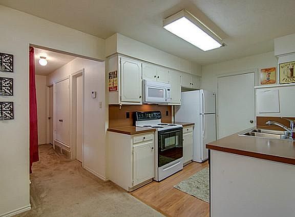3rd image of 1231-1233 Cordell St