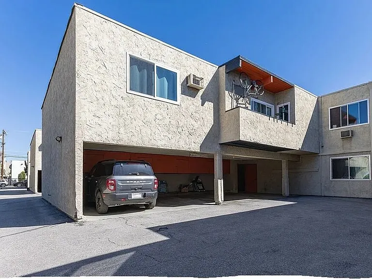 12014 Kling St #11 — Photo 12
