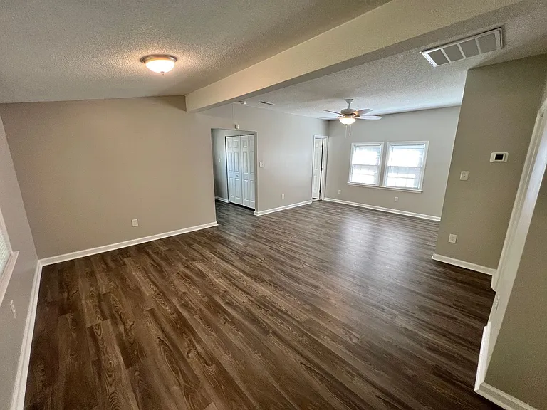 6 Maverick St — Photo 5