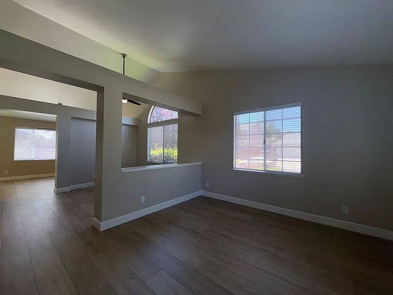 798 Shannon Dr — Photo 9
