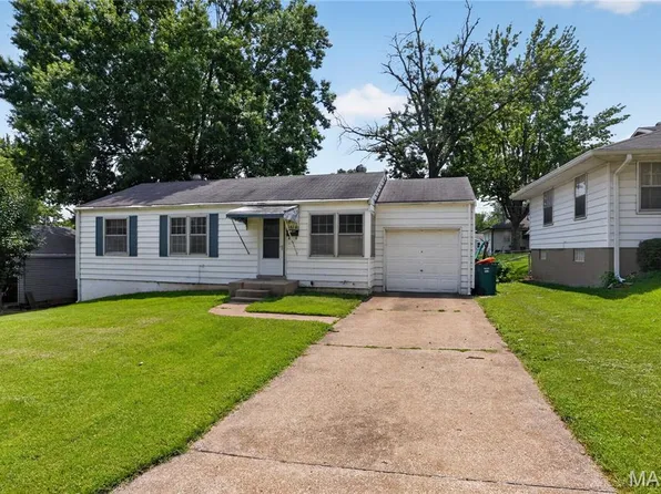1434 Comet Dr, Saint Louis, MO 63137