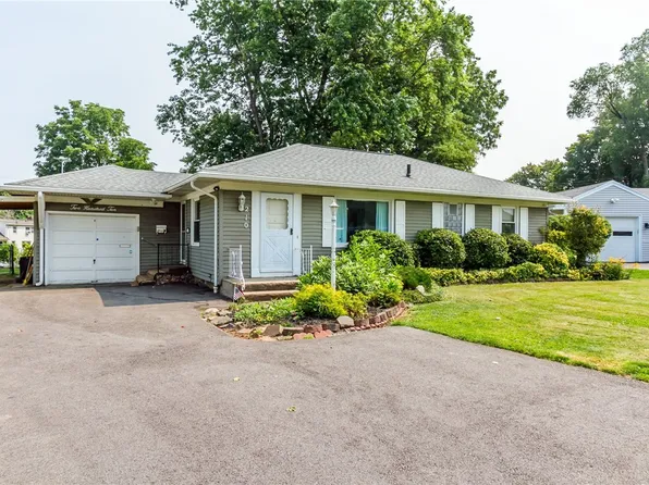 210 Sandalwood Dr, Rochester, NY 14616