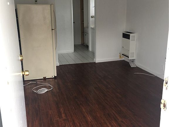 5th image of 2260 S Barrington Ave APT 5