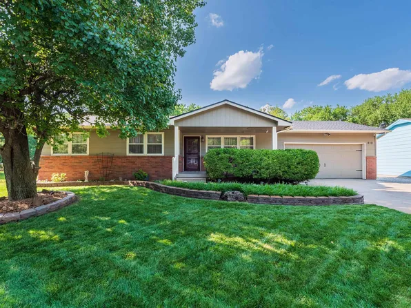 210 Northwind Dr, Valley Center, KS 67147