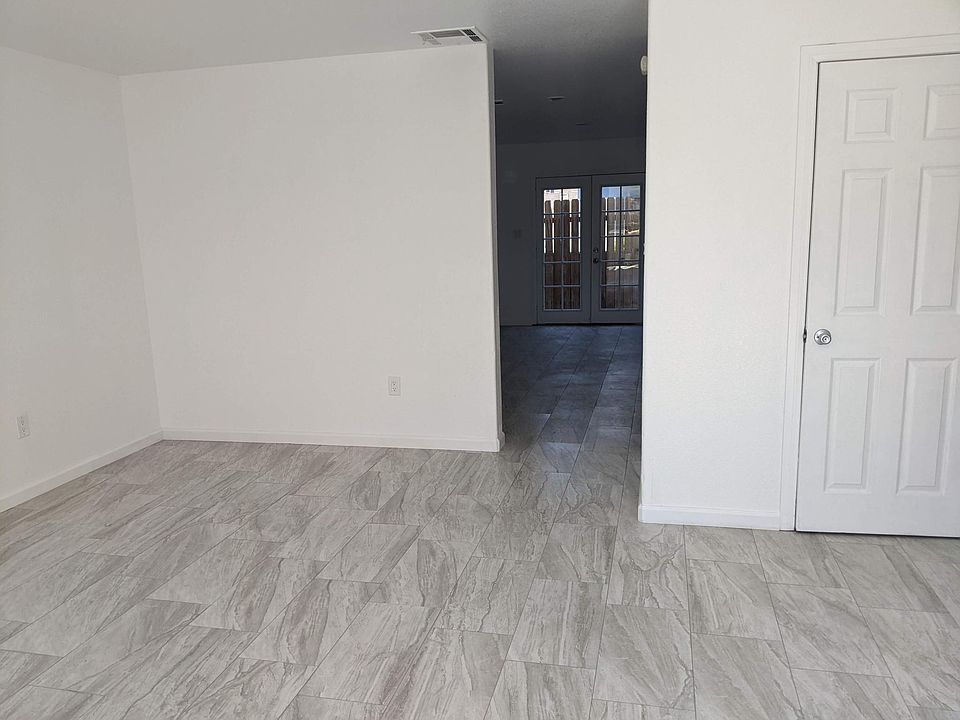 1st image of 1007 E Avenue Q5