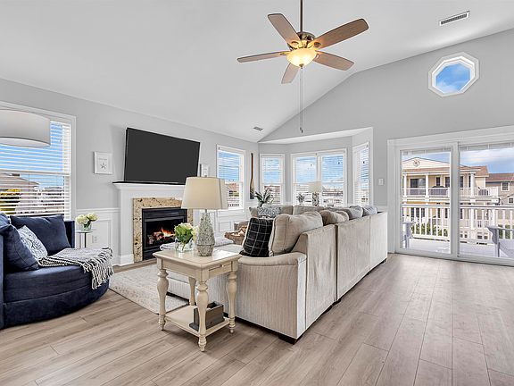 3rd image of 202 32nd St 2-floor 2