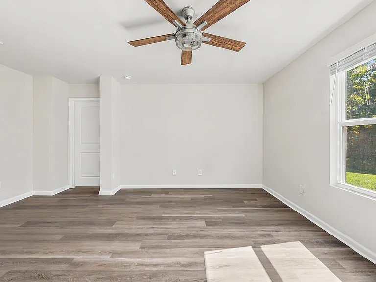 258 Hollandbush Dr — Photo 25