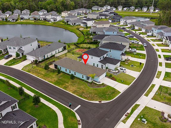 2nd image of 113 FARMFIELD Drive