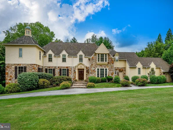 225 Ravenscliff Rd, Saint Davids, PA 19087