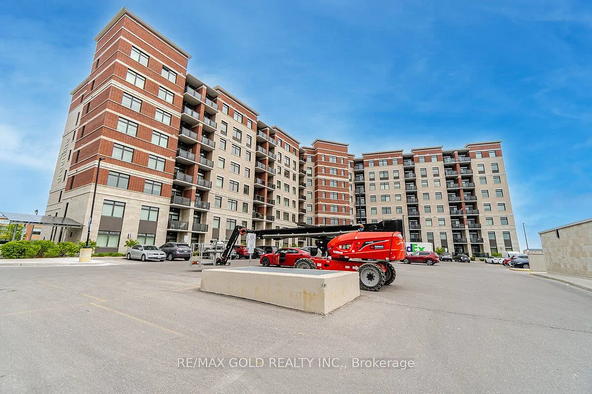 3 bed, $2,900 — Photo 1