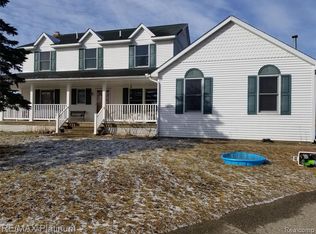 5525 Fleming Rd, Fowlerville, MI 48836
