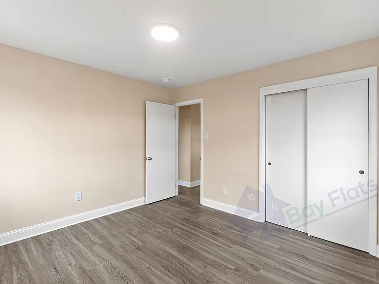 22645 Washington St #6 — Photo 7