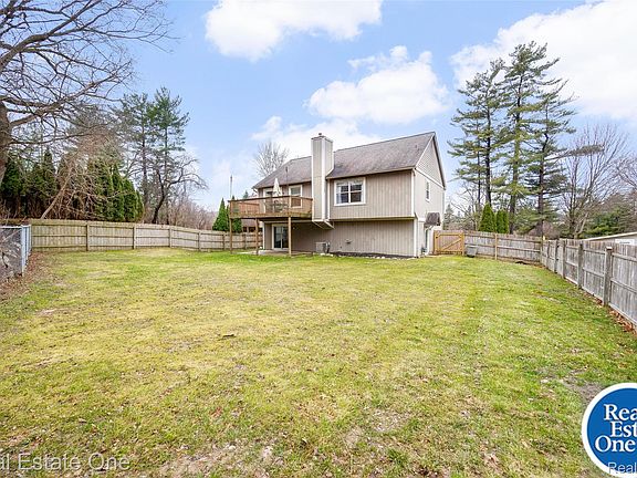 3rd image of 1345 S Milford Rd