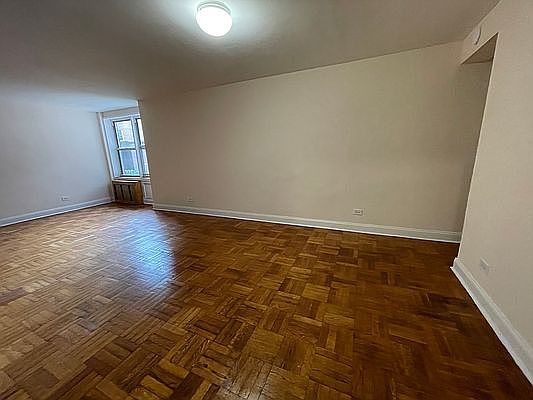 4th image of 142-10 Roosevelt Ave #114