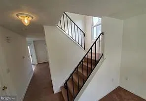 4 bed, 1.5 bath, 1325 sqft, $2,350 — Photo 2
