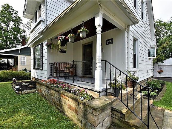 2nd image of 682 Jefferson St