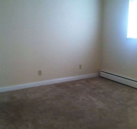 5th image of 2216 Lawn Ave APT 11