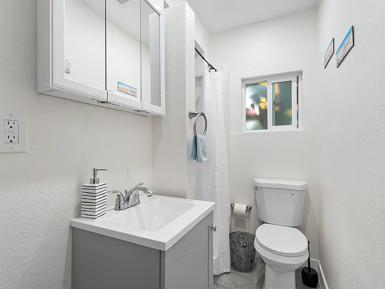 7822 Sycamore Dr #5 — Photo 3