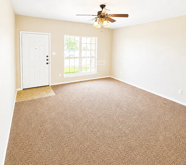2704 Vernice Loop #A — Photo 4