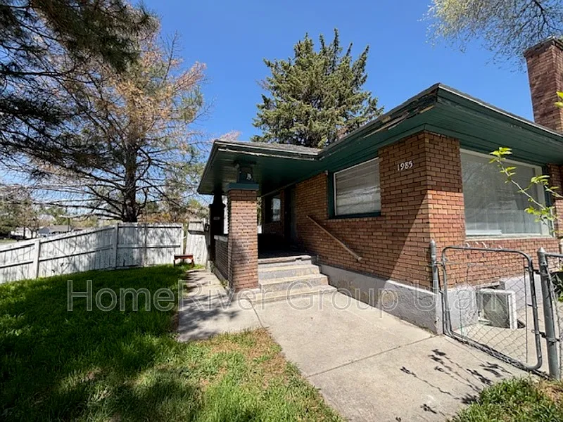 3 bed, 1.0 bath, 850 sqft, $1,395 — Photo 1