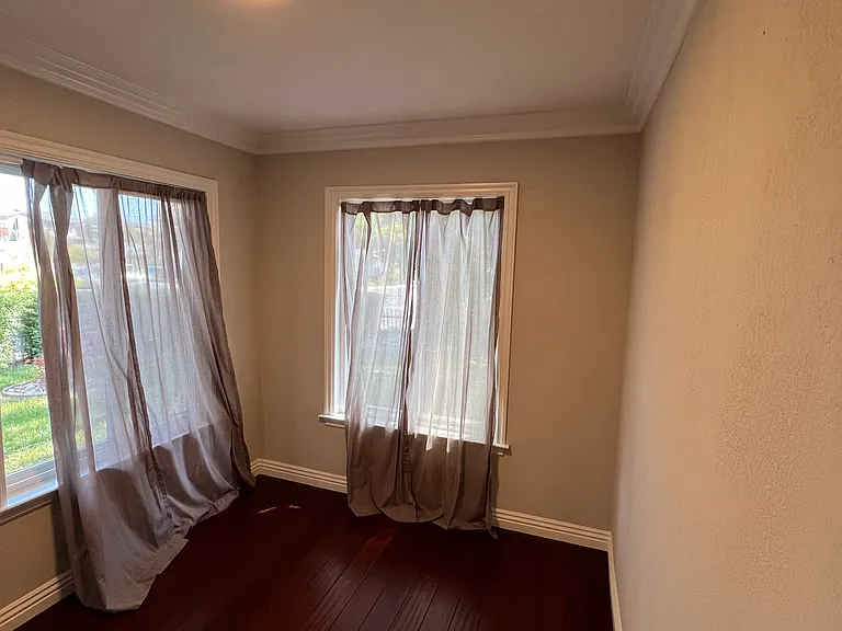 1294 Crowley Ave — Photo 5