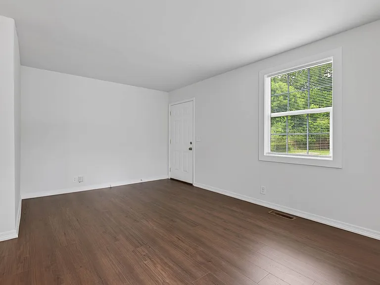 1316 Sunnyview Dr — Photo 8