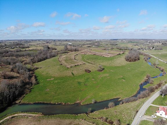 2nd image of 3820 Spencer Rd