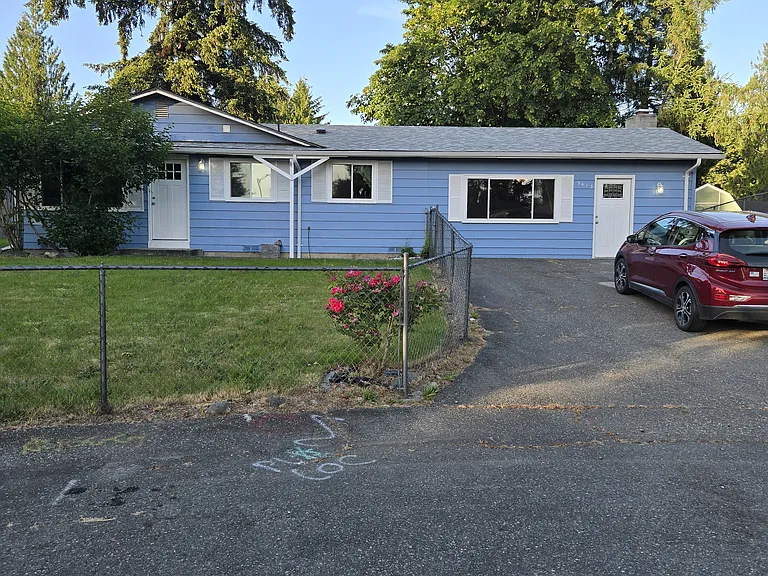 144th Pl NE — Photo 4