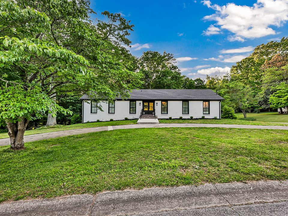 1st image of 351 Hampshire Dr