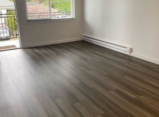 9906 Lake Washington Blvd NE APT 203, Bellevue, WA 98004