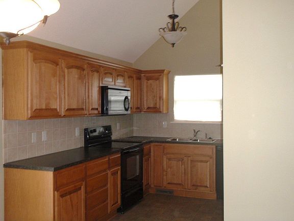 2nd image of 11333 N Winchester Ave