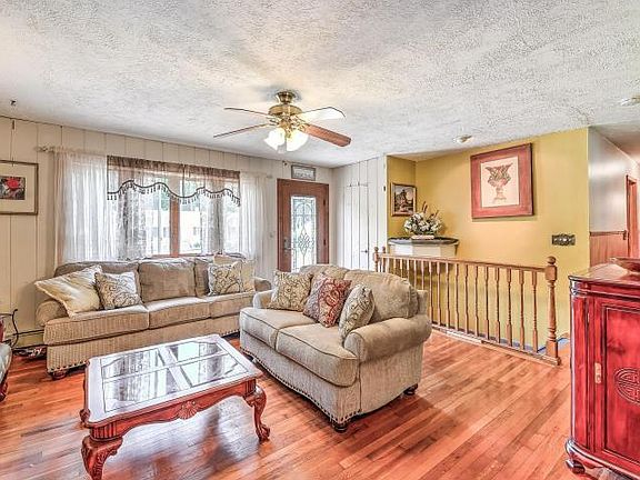 5th image of 47 Lake Dr