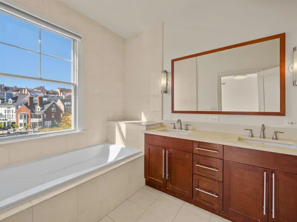 1 Intrepid Place image 21 of 38