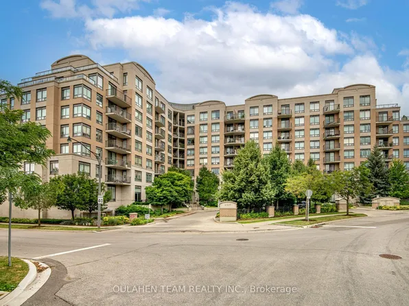 16 Dallimore Cir #212, Toronto, ON M3C 4C4