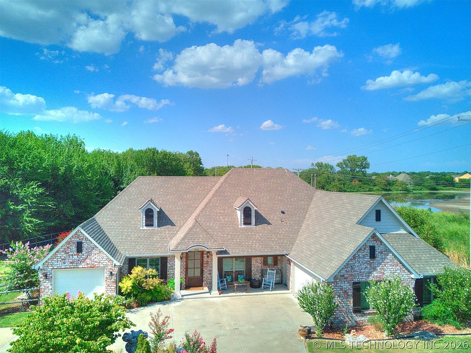 1st image of 8018 N 144th Ave E