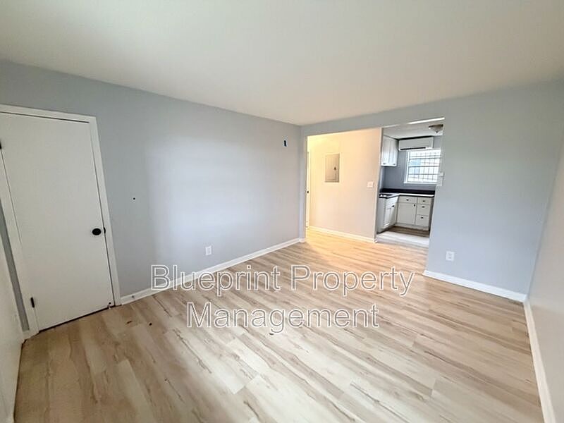 1st image of 1609 11th Ct N APT B