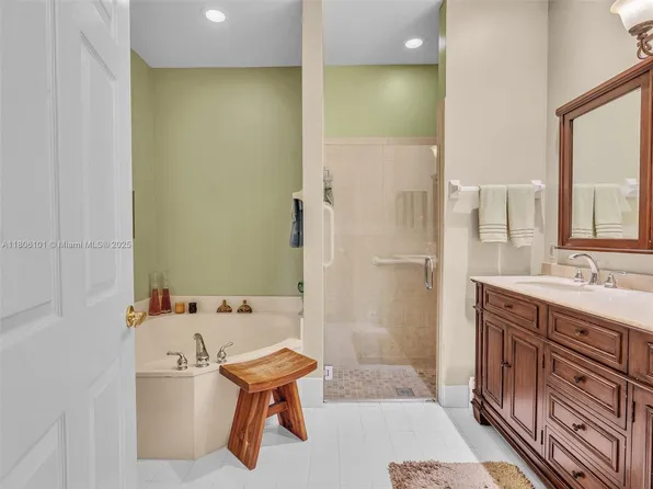 2530 E Aragon Blvd Unit 1, Fort Lauderdale, FL 33313
