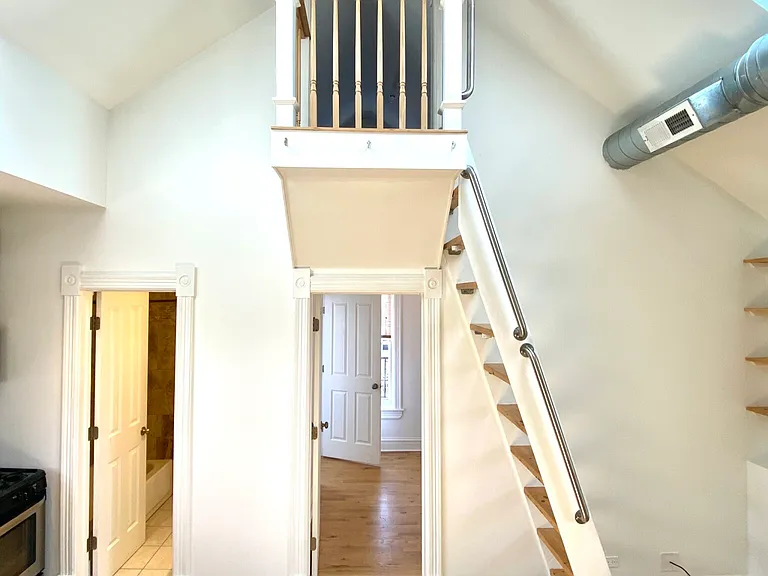1820 S Throop St #3RE — Photo 4