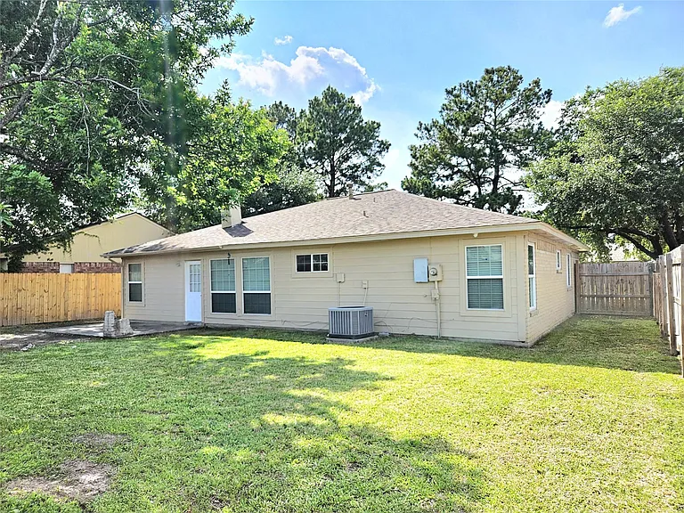 4231 Southchase Ln — Photo 23