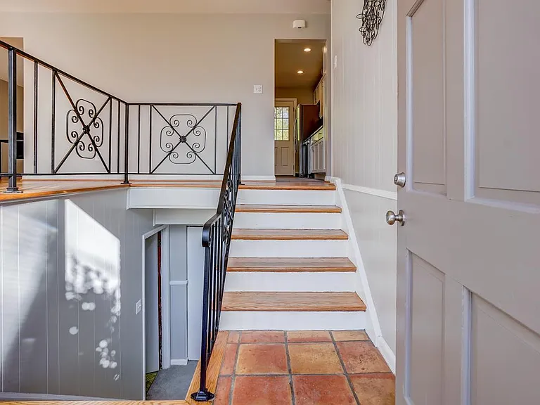 6417 Earlham Dr — Photo 3