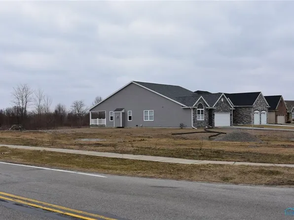 7811 Braeburn Ct, Holland, OH 43528