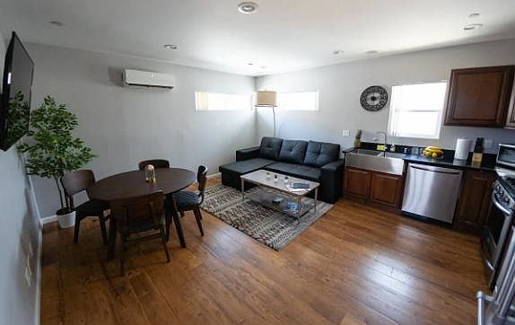 5th image of 10809 Hartsook St #2