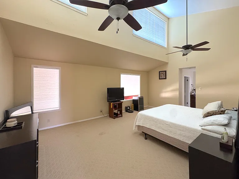 2542 Lindenwood Dr #2542 — Photo 16