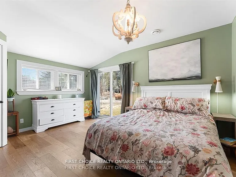 8 Campbell Reid Ct — Photo 11