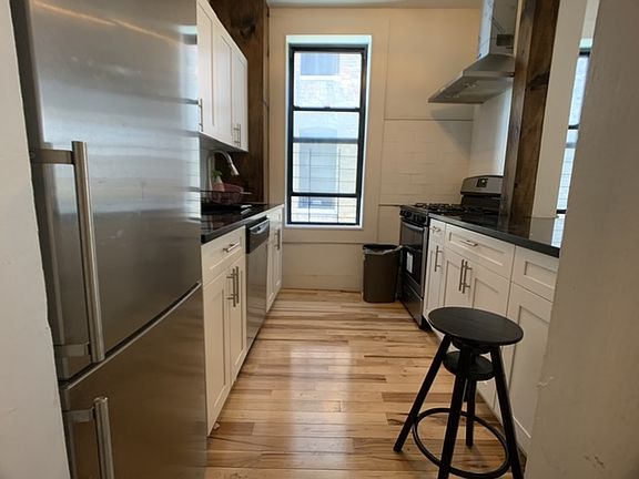 3rd image of 880 St Nicholas Ave APT 33
